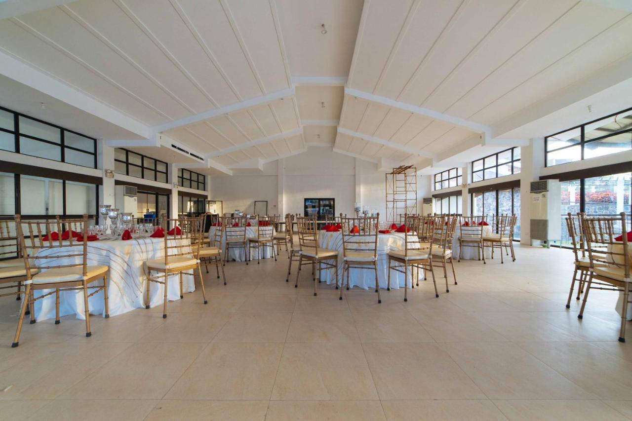 Reddoorz Premium @ Sta Rosa Tagaytay Road Otel Silang Dış mekan fotoğraf