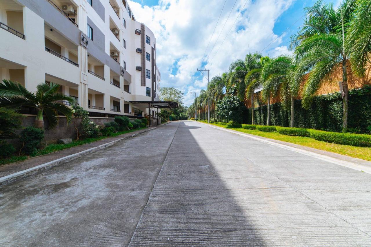 Reddoorz Premium @ Sta Rosa Tagaytay Road Otel Silang Dış mekan fotoğraf